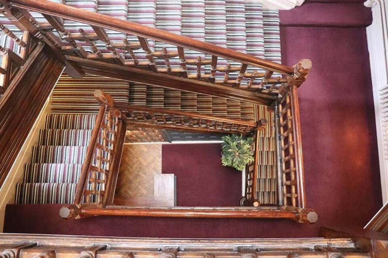 The Royal Hotel Crewe, A Brilliant Collection, Powered By Oyo Εξωτερικό φωτογραφία