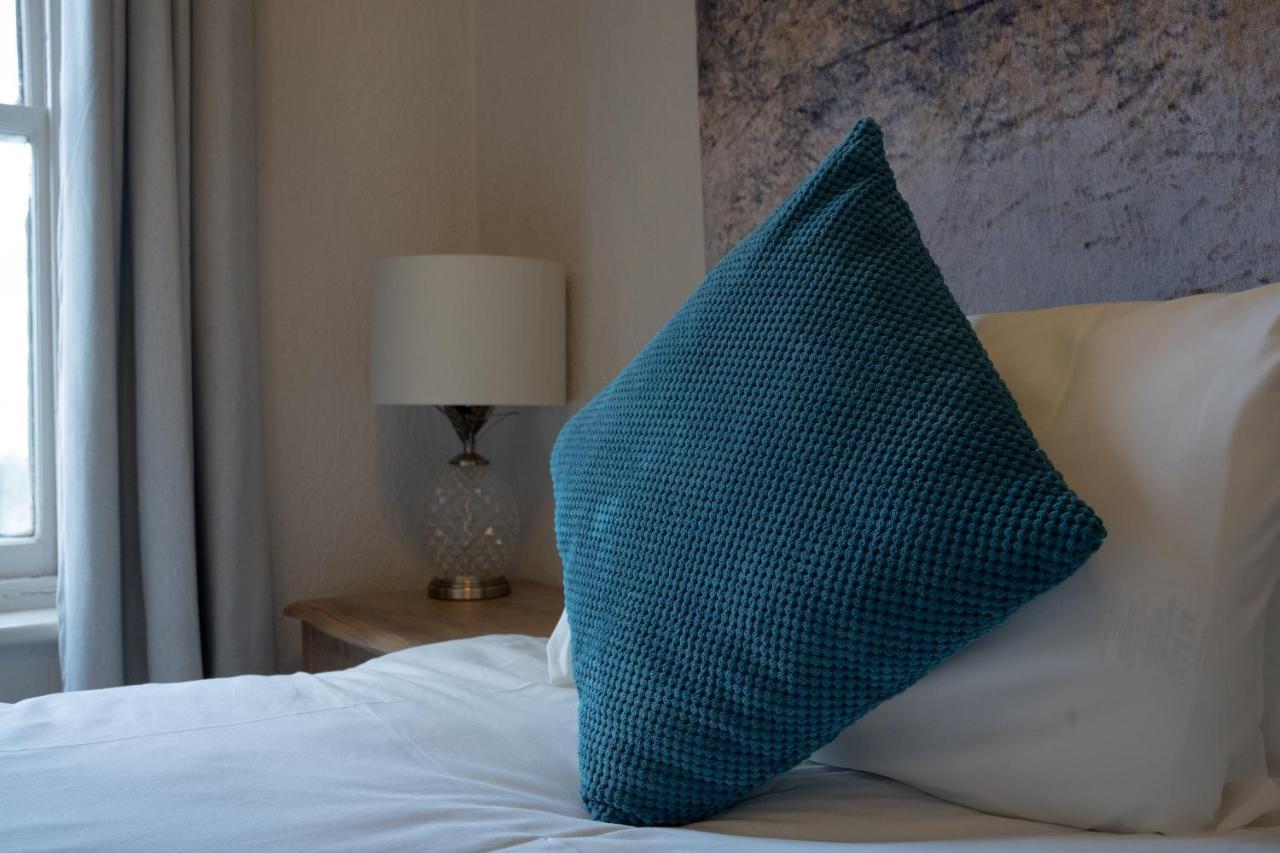 The Royal Hotel Crewe, A Brilliant Collection, Powered By Oyo Εξωτερικό φωτογραφία