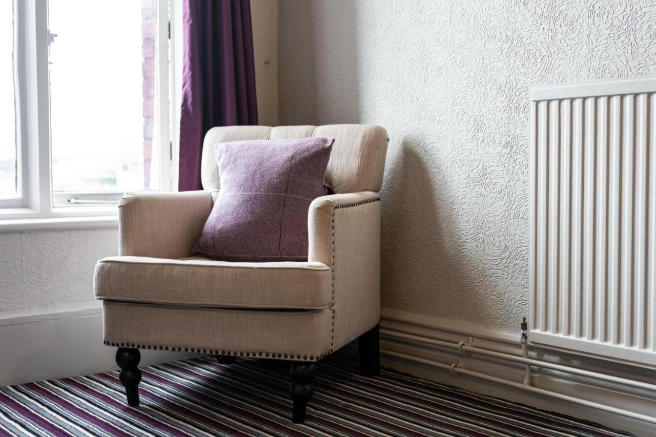 The Royal Hotel Crewe, A Brilliant Collection, Powered By Oyo Εξωτερικό φωτογραφία